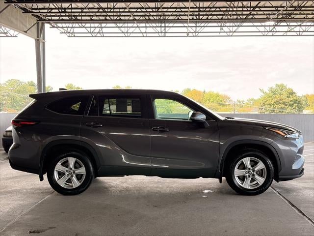 2025 Toyota Highlander LE