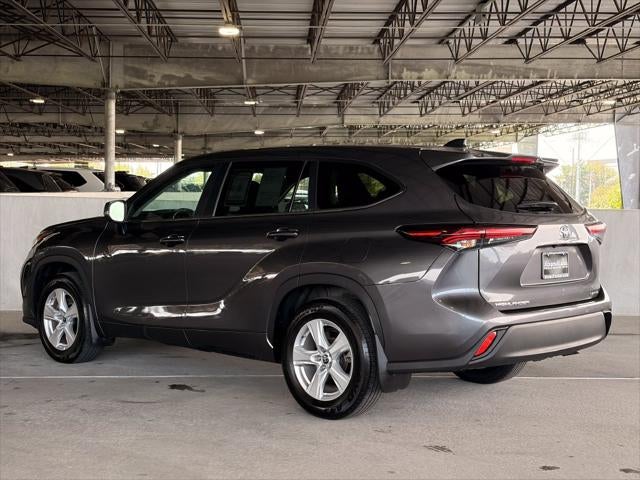 2025 Toyota Highlander LE