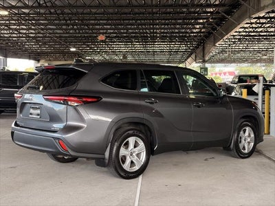 2025 Toyota Highlander LE