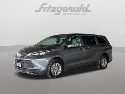 2025 Toyota Sienna LE 8 Passenger