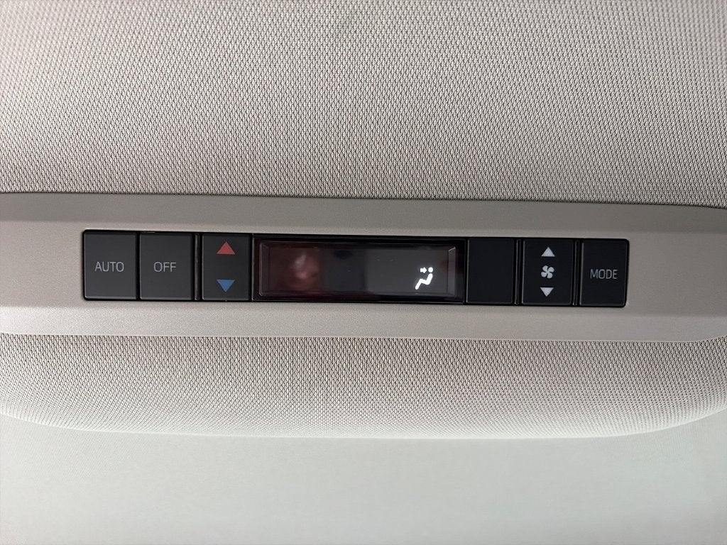 2025 Toyota Sienna LE 8 Passenger