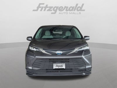 2025 Toyota Sienna LE 8 Passenger