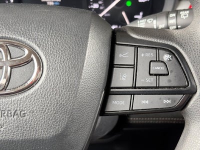2025 Toyota Sienna LE 8 Passenger