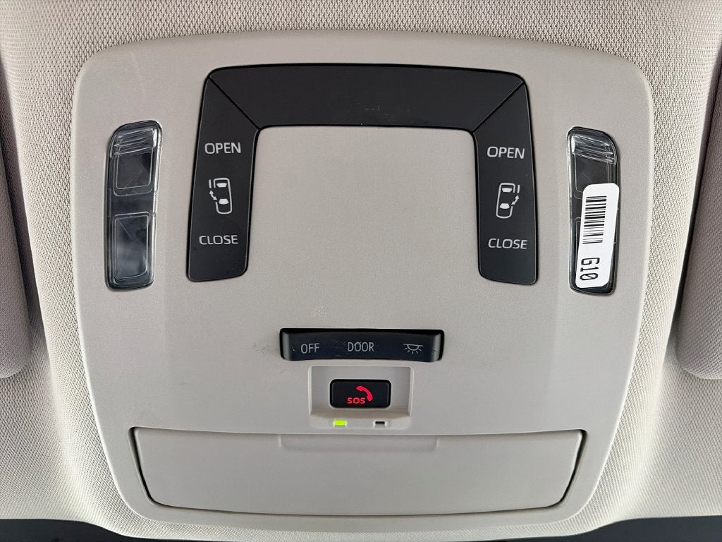 2025 Toyota Sienna LE 8 Passenger
