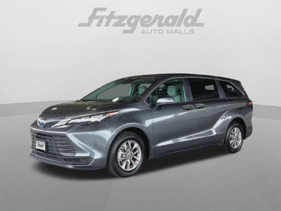 2025 Toyota Sienna LE 8 Passenger