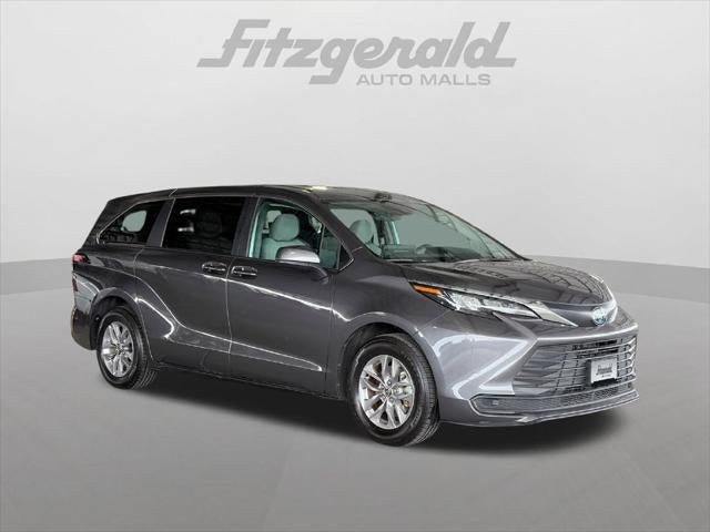 2025 Toyota Sienna LE 8 Passenger