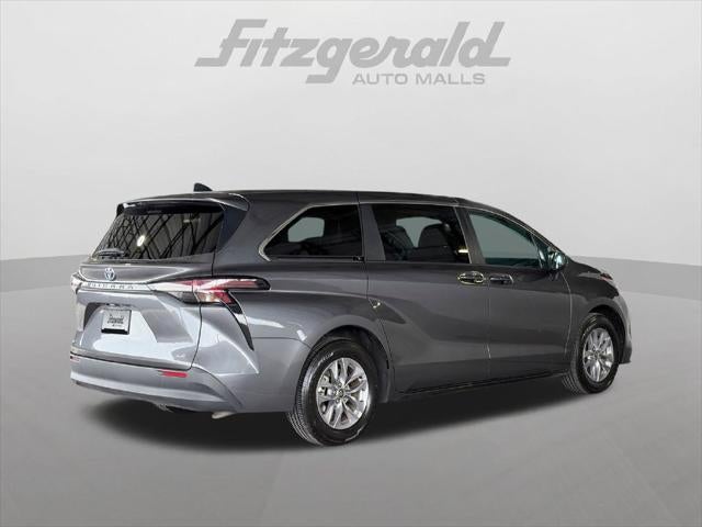 2025 Toyota Sienna LE 8 Passenger