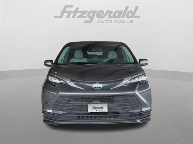 2025 Toyota Sienna LE 8 Passenger