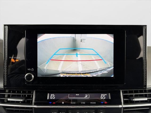 2025 Toyota Sienna LE 8 Passenger