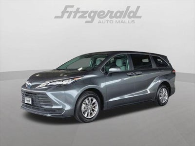 2025 Toyota Sienna LE 8 Passenger