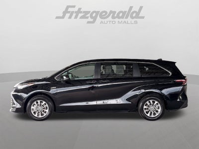 2026 Toyota Sienna LE 7 Passenger