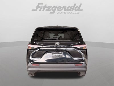 2026 Toyota Sienna LE 7 Passenger