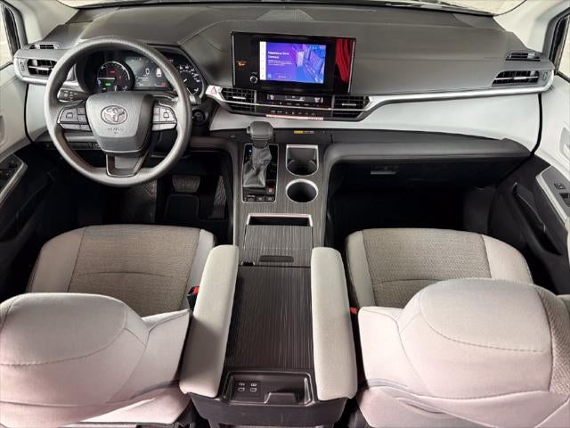 2026 Toyota Sienna LE 7 Passenger