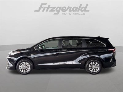 2026 Toyota Sienna LE 7 Passenger