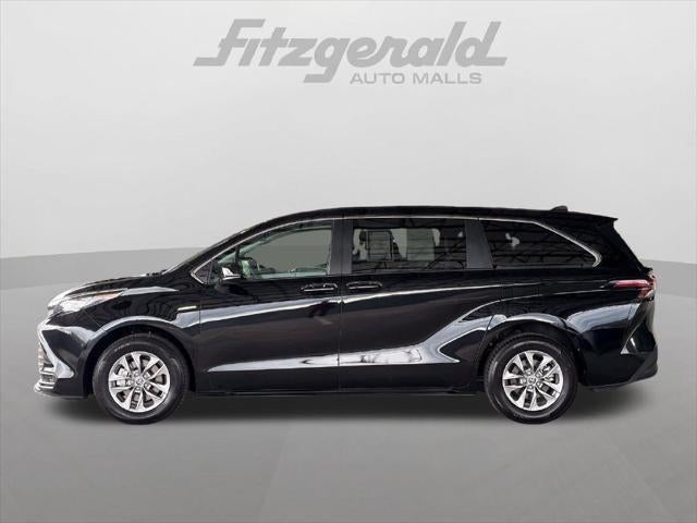 2026 Toyota Sienna LE 7 Passenger