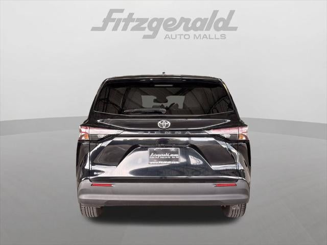 2026 Toyota Sienna LE 7 Passenger