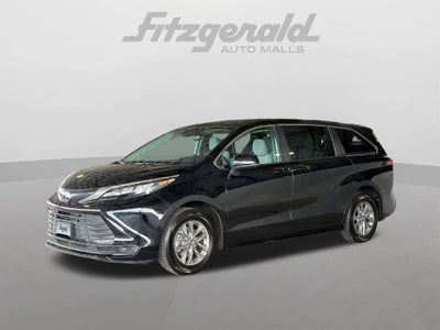 2026 Toyota Sienna LE 8 Passenger