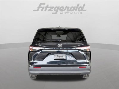 2026 Toyota Sienna LE 8 Passenger