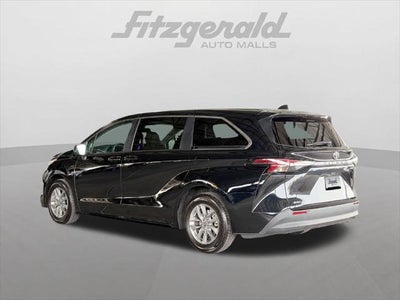 2026 Toyota Sienna LE 8 Passenger