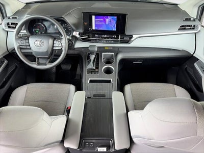 2026 Toyota Sienna LE 8 Passenger