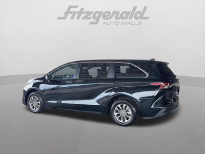 2026 Toyota Sienna LE 8 Passenger