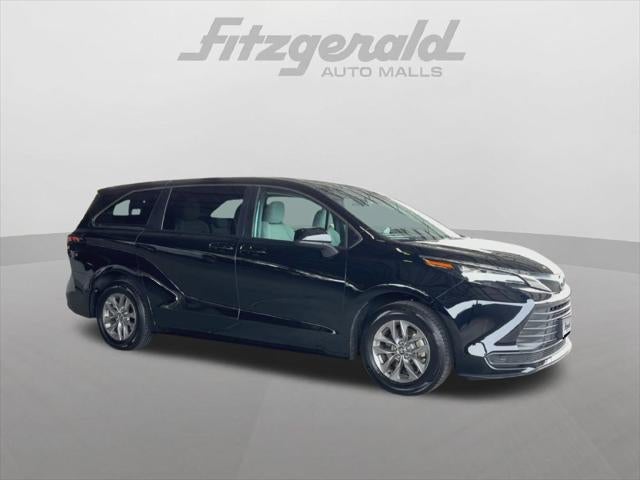 2026 Toyota Sienna LE 8 Passenger
