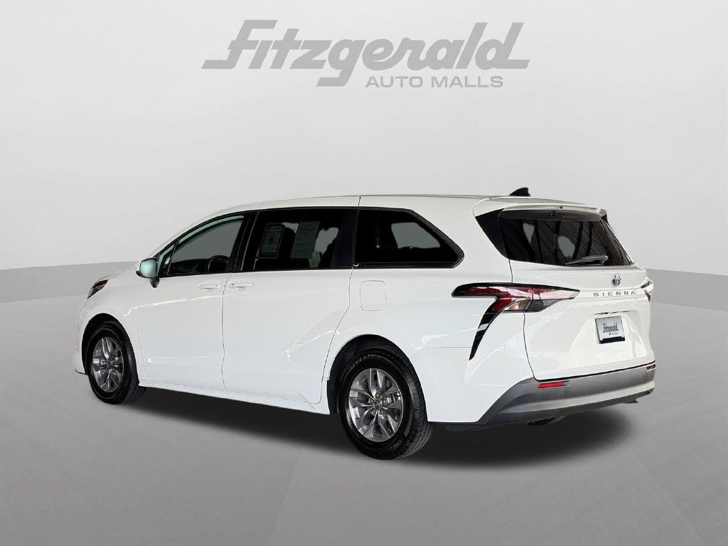 2024 Toyota Sienna LE 8 Passenger