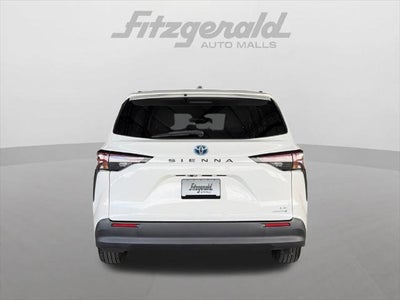 2024 Toyota Sienna LE 8 Passenger