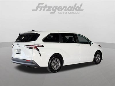 2024 Toyota Sienna LE 8 Passenger