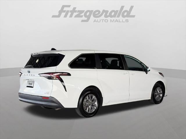 2024 Toyota Sienna LE 8 Passenger