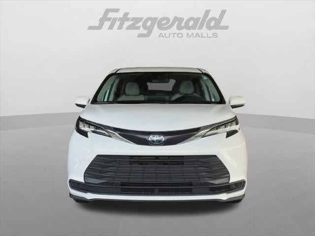 2024 Toyota Sienna LE 8 Passenger