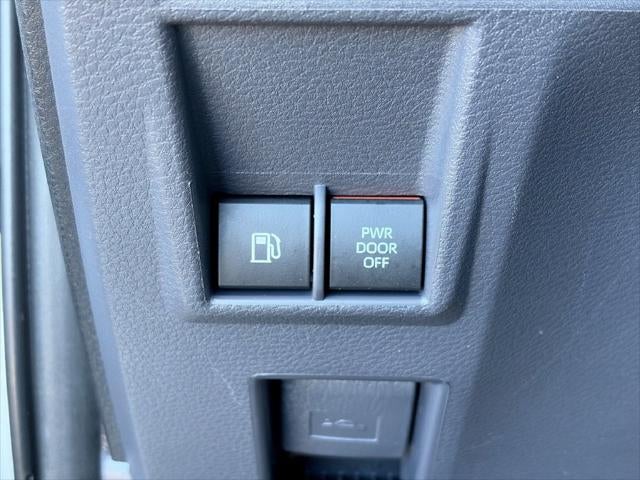 2022 Toyota Sienna LE 8 Passenger