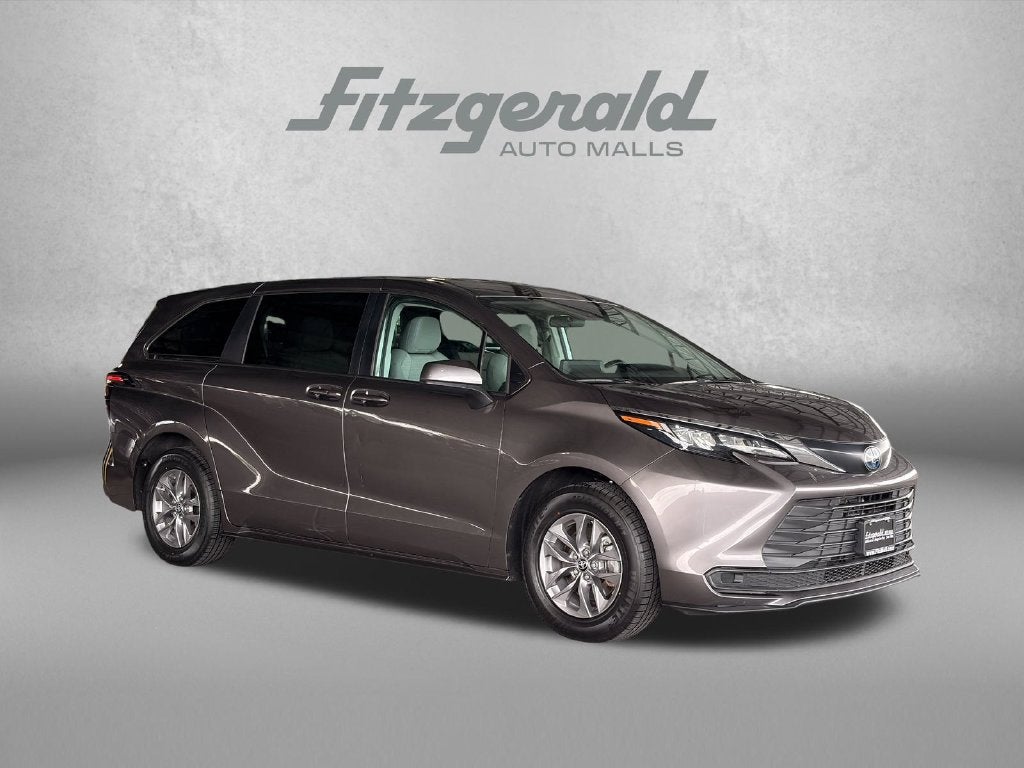 2024 Toyota Sienna LE 8 Passenger
