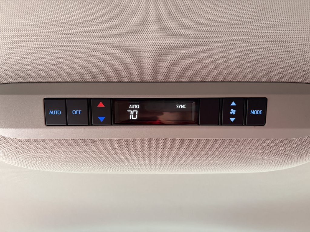 2024 Toyota Sienna LE 8 Passenger