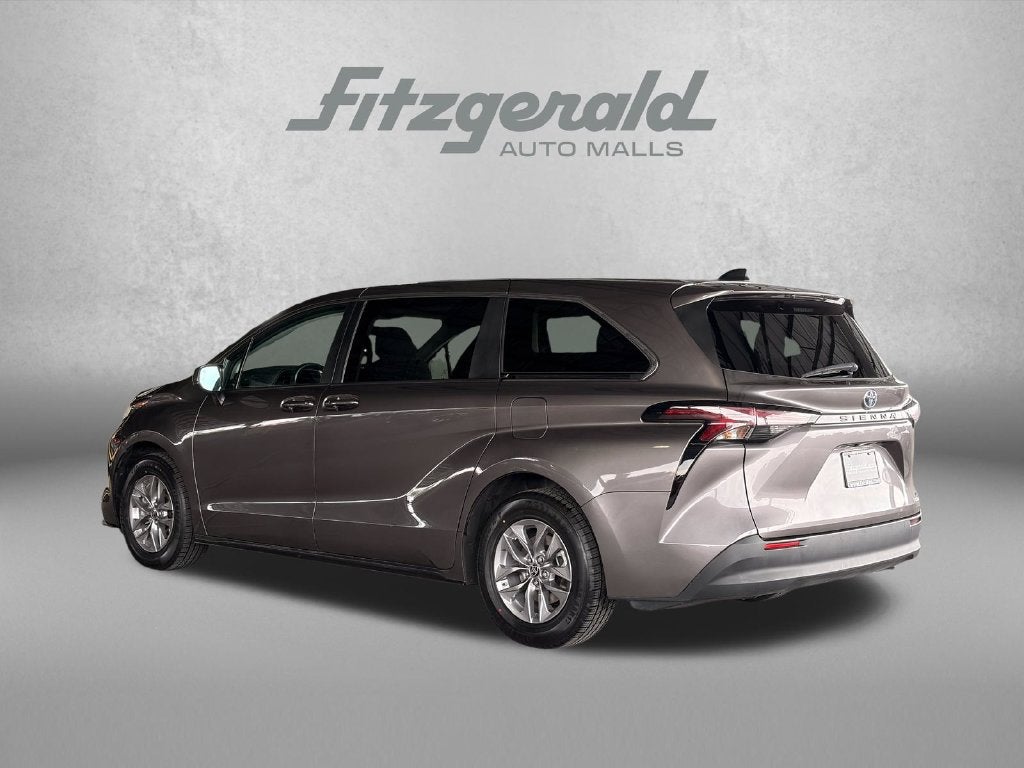 2024 Toyota Sienna LE 8 Passenger