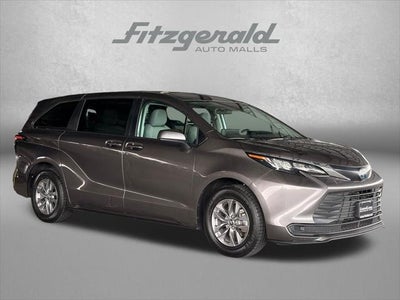 2024 Toyota Sienna LE 8 Passenger