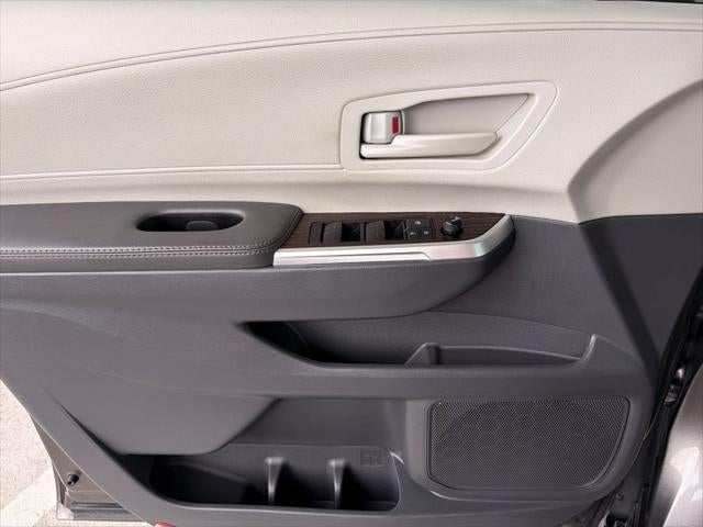 2024 Toyota Sienna LE 8 Passenger