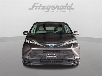 2024 Toyota Sienna LE 8 Passenger
