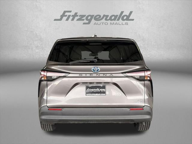 2024 Toyota Sienna LE 8 Passenger