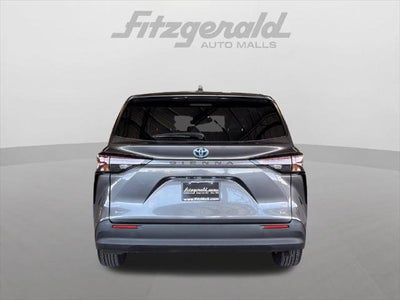 2025 Toyota Sienna LE 8 Passenger