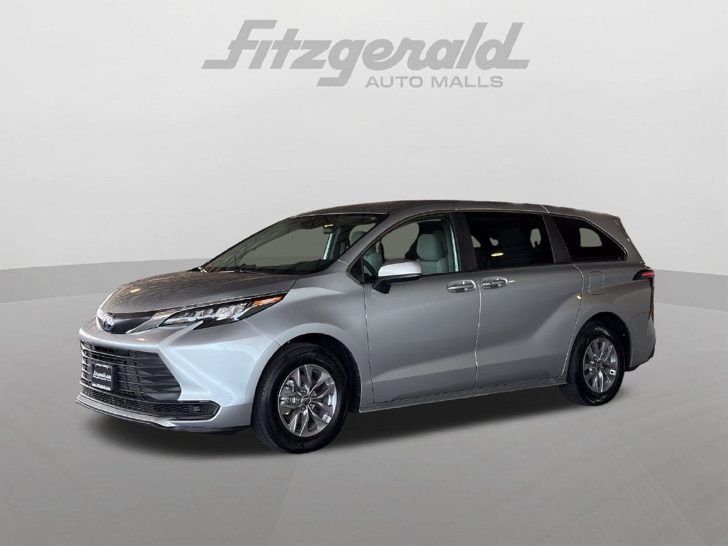 2025 Toyota Sienna LE 8 Passenger
