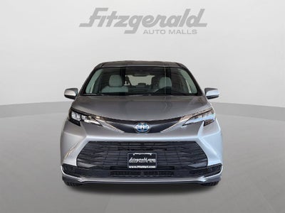 2025 Toyota Sienna LE 8 Passenger
