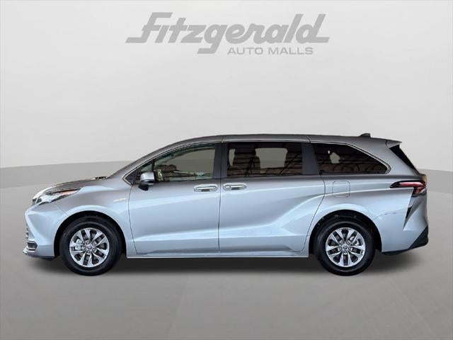 2025 Toyota Sienna LE 8 Passenger