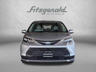 2025 Toyota Sienna LE 8 Passenger