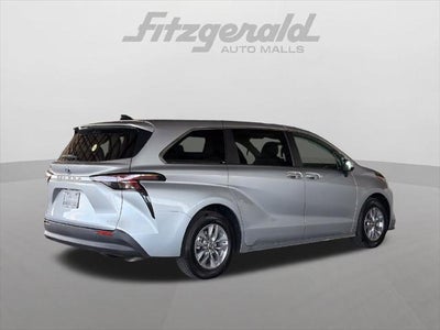 2025 Toyota Sienna LE 8 Passenger