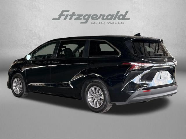 2026 Toyota Sienna LE 8 Passenger