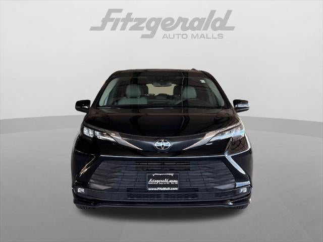 2026 Toyota Sienna XLE 8 Passenger