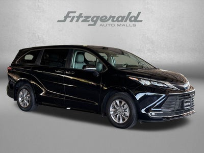 2024 Toyota Sienna XLE 8 Passenger