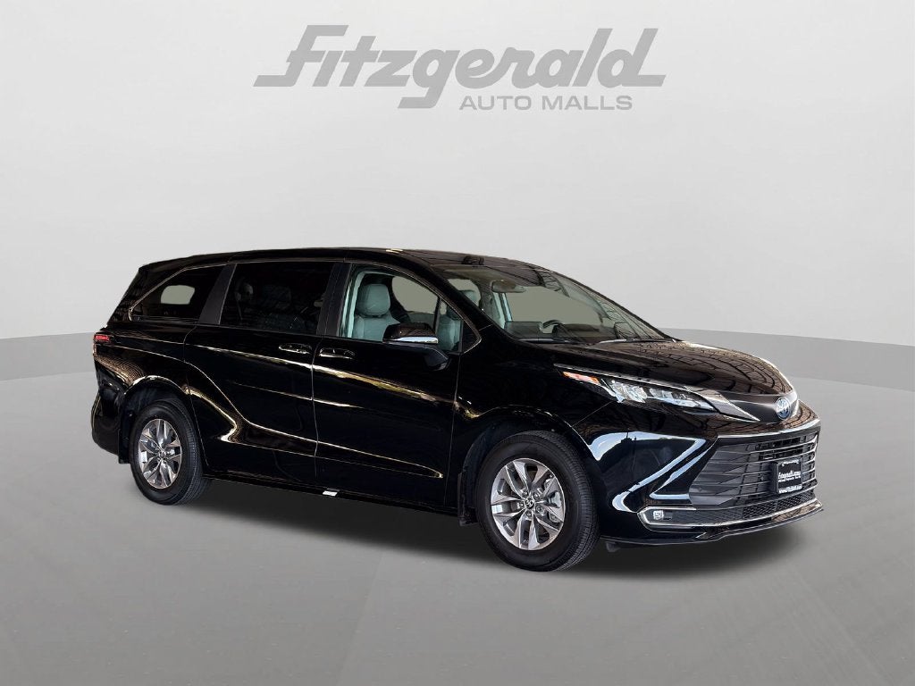 2024 Toyota Sienna XLE 8 Passenger