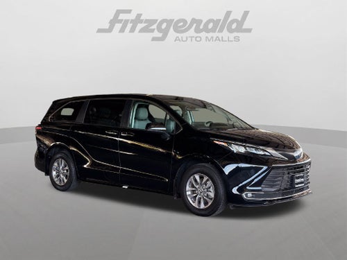 2024 Toyota Sienna XLE 8 Passenger